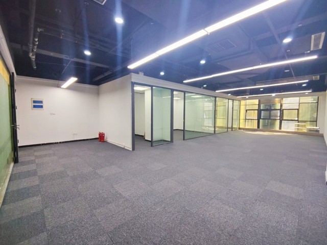 高空吊机出租广告